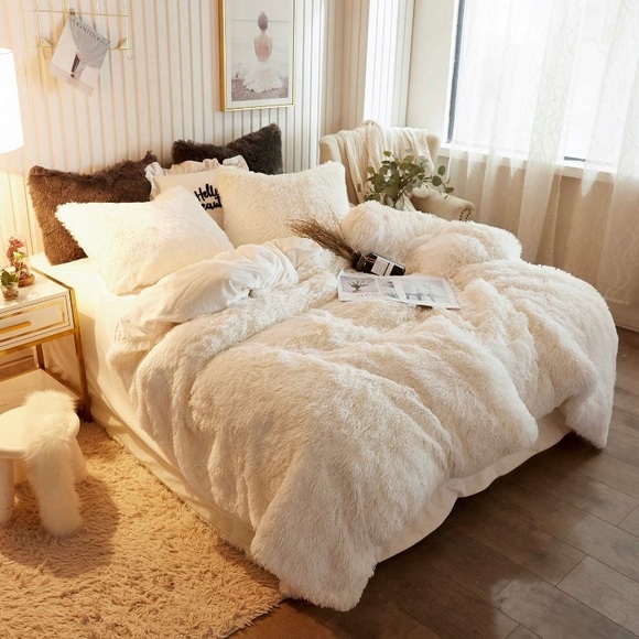 NWT Queen shaggy duvet cover